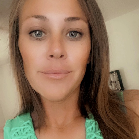 Meet your Posher, Courtney - Picture 1 of 1